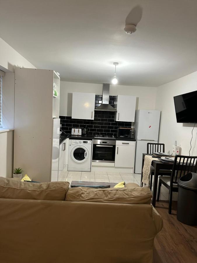 Beautiful Hoe Street Dream Ground Floor One Bedroom Apartment ลอนดอน ภายนอก รูปภาพ