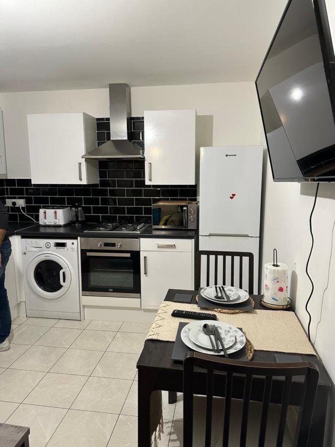 Beautiful Hoe Street Dream Ground Floor One Bedroom Apartment ลอนดอน ภายนอก รูปภาพ